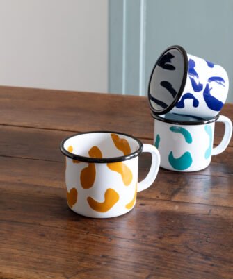 Tasse émaillée GINA jaune ocre — collection solaire Maison Levantine