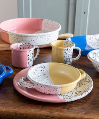 Petit poêlon en acier émaillé artisanale PEGGY coloris jaune pastel — Maison Levantine