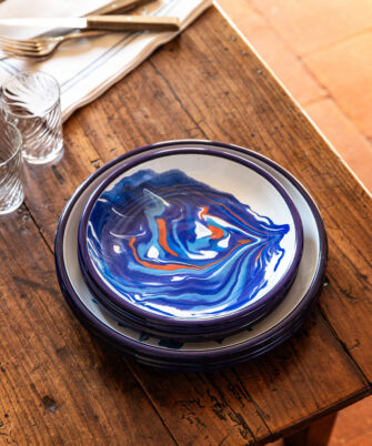 Alternative view of Service d’assiettes émaillées artisanale ROMY – Set pour 4