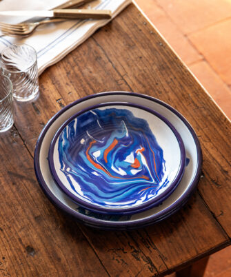 Alternative view of Service d’assiettes émaillées artisanale ROMY – Set pour 2