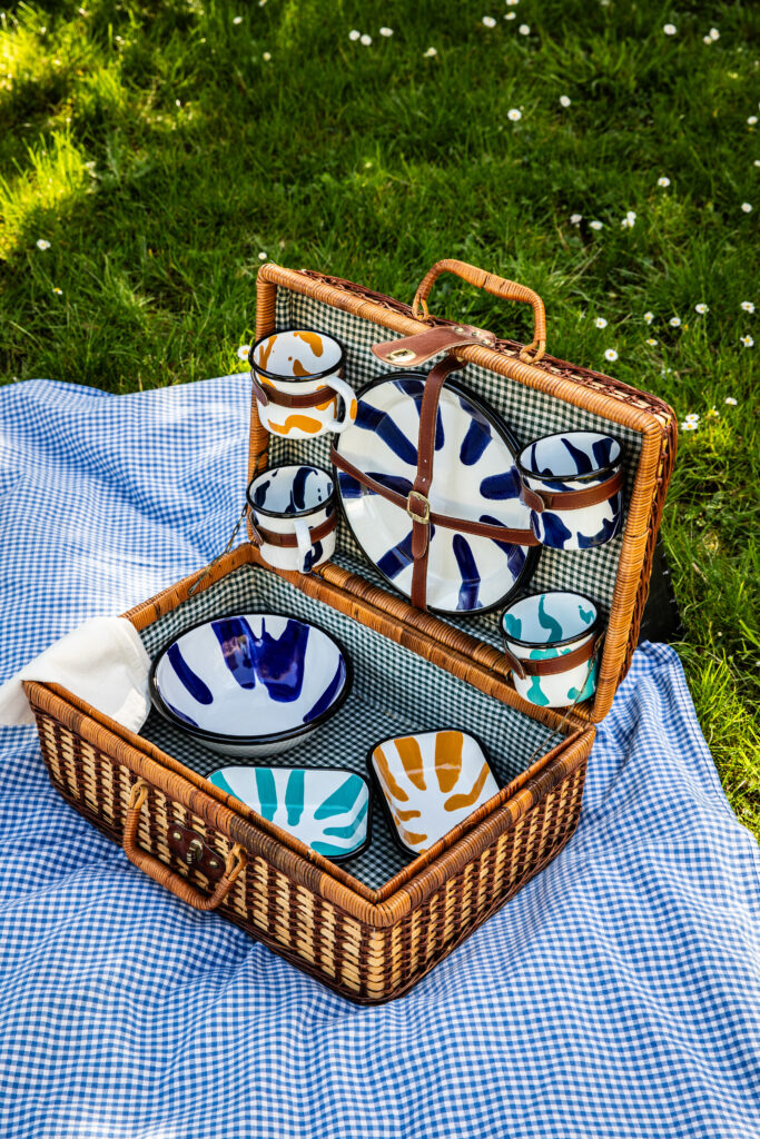 set pique-nique vaisselle émaillée colorée 4 personnes GINA