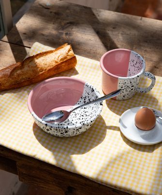Bol émaillé PEGGY rose avec petit-déjeuner — collection artisanale Maison Levantine