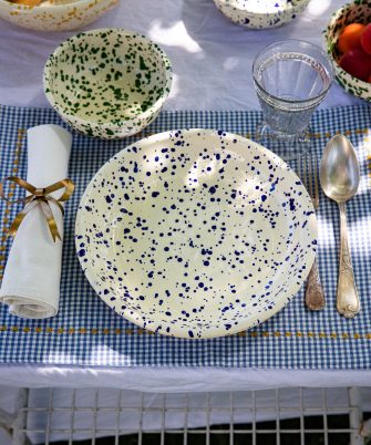 Assiette creuse émaillée MAGDA bleu cobalt pour pasta — inspiration Pouilles Maison Levantine