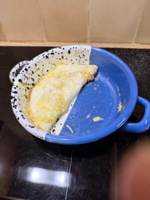 Vaisselle émaillée chez un client satisfait poêlon omelette